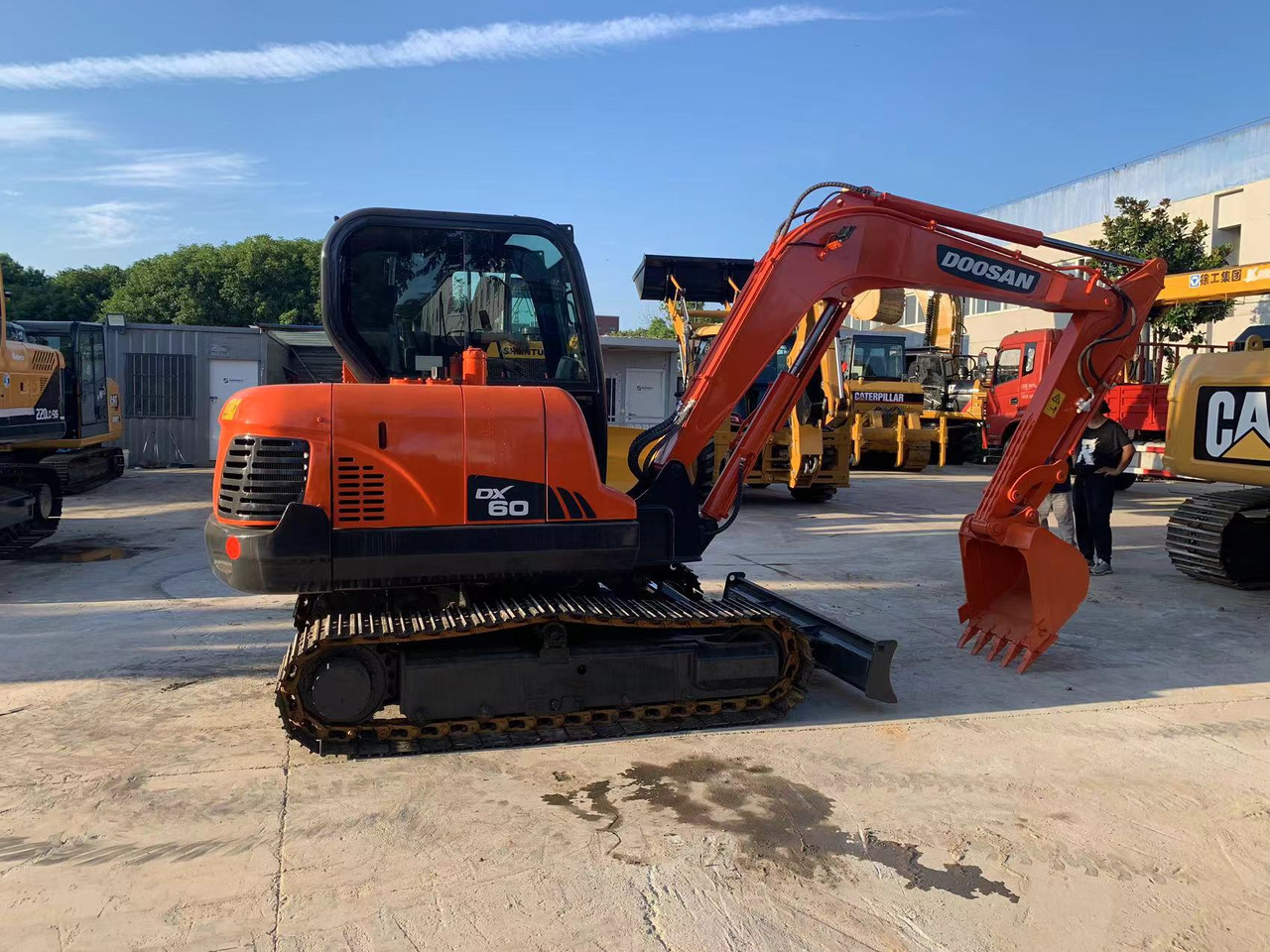 Doosan Doosan Excavator DX60 Yanmar Engine, 37.9 kW (51 HP) Engine, 0.21 m³ Bucket Capacity, 5,700 kg Operating Weight & Dimensions - Мини-экскаватор: фото 1 Doosan Doosan Excavator DX60 Yanmar Engine, 37.9 kW (51 HP) Engine, 0.21 m³ Bucket Capacity, 5,700 kg Operating Weight & Dimensions - Мини-экскаватор: фото 1