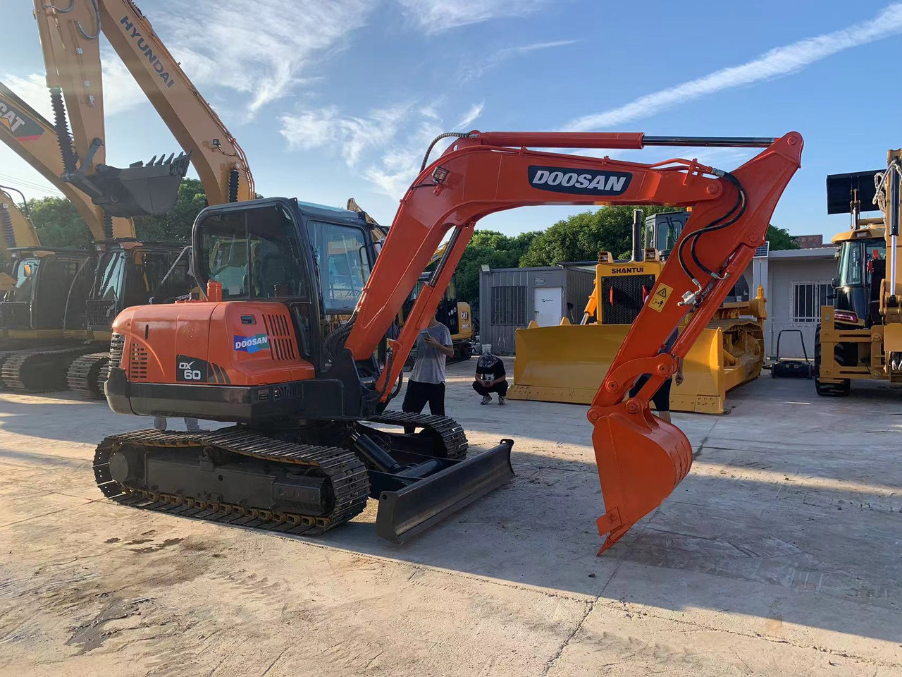 Doosan Doosan Excavator DX60 Yanmar Engine, 37.9 kW (51 HP) Engine, 0.21 m³ Bucket Capacity, 5,700 kg Operating Weight & Dimensions - Мини-экскаватор: фото 4 Doosan Doosan Excavator DX60 Yanmar Engine, 37.9 kW (51 HP) Engine, 0.21 m³ Bucket Capacity, 5,700 kg Operating Weight & Dimensions - Мини-экскаватор: фото 4