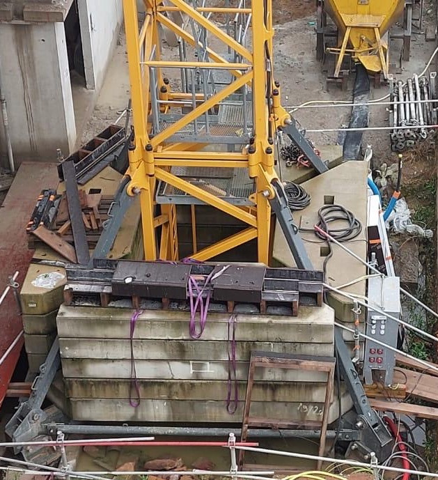 LIEBHERR 200 EC-H 10 Litronic - Башенный кран: фото 3 LIEBHERR 200 EC-H 10 Litronic - Башенный кран: фото 3