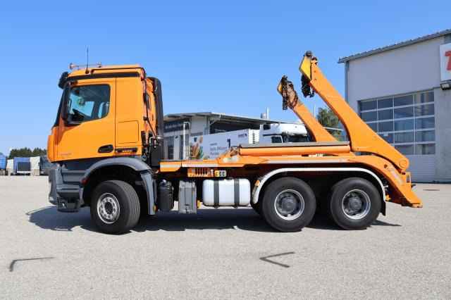 Mercedes-Benz Arocs 3353K ABSETZER - Портальный бункеровоз: фото 4 Mercedes-Benz Arocs 3353K ABSETZER - Портальный бункеровоз: фото 4