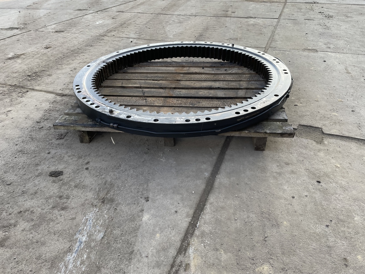 KOMATSU PC 228 - Поворотное кольцо для Экскаваторов: фото 1 KOMATSU PC 228 - Поворотное кольцо для Экскаваторов: фото 1