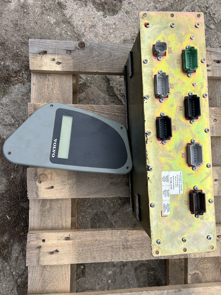 Volvo EW140 - Блок управления для Колёсных экскаваторов: фото 1 Volvo EW140 - Блок управления для Колёсных экскаваторов: фото 1