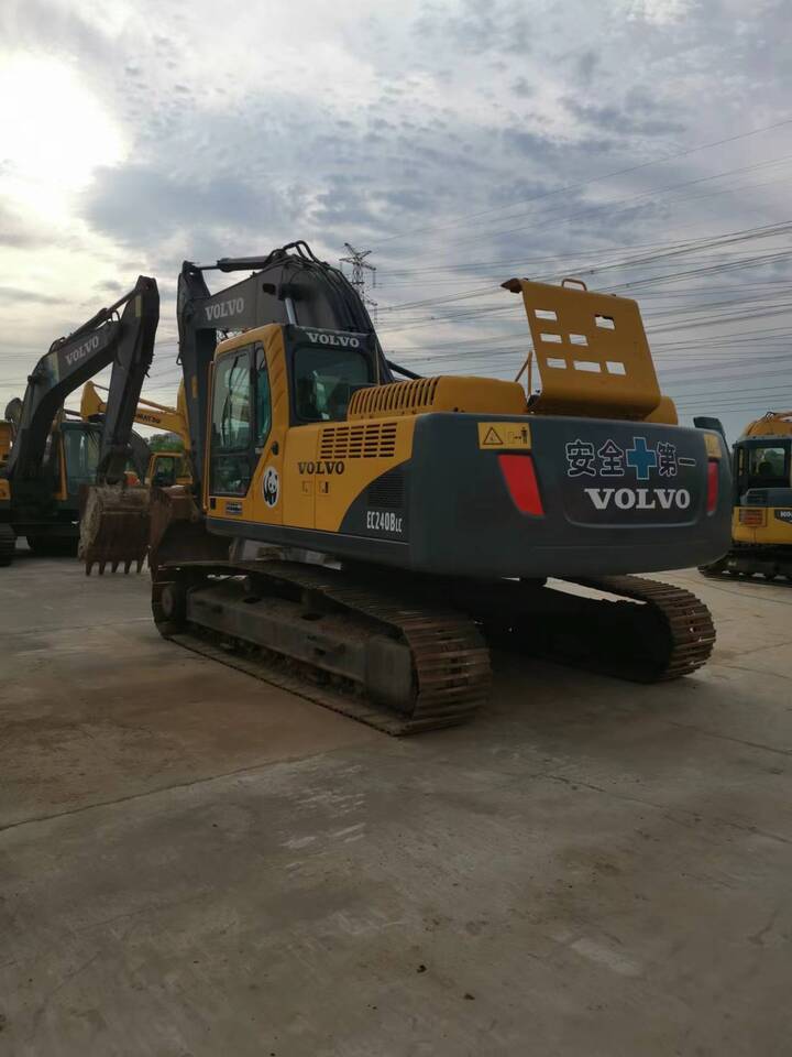 Volvo EC240BLC - Гусеничный экскаватор: фото 5 Volvo EC240BLC - Гусеничный экскаватор: фото 5