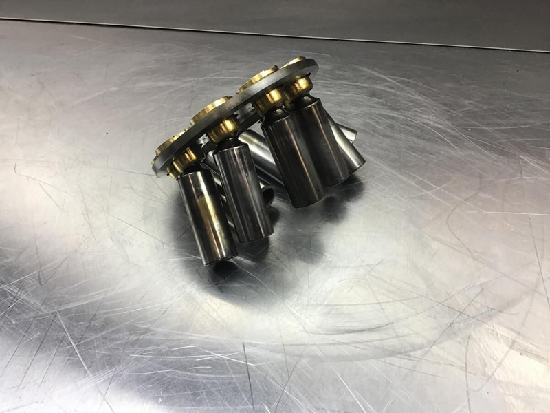 Liebherr A309 Li / A311 Li / A312 / A312 Li / A314 Li / A316 Li / A900C / A900 / A902 ZW / A902 Li / A902 INDUSTRIAL / A904 Li / A904C Li - Двигатель и запчасти: фото 3 Liebherr A309 Li / A311 Li / A312 / A312 Li / A314 Li / A316 Li / A900C / A900 / A902 ZW / A902 Li / A902 INDUSTRIAL / A904 Li / A904C Li - Двигатель и запчасти: фото 3