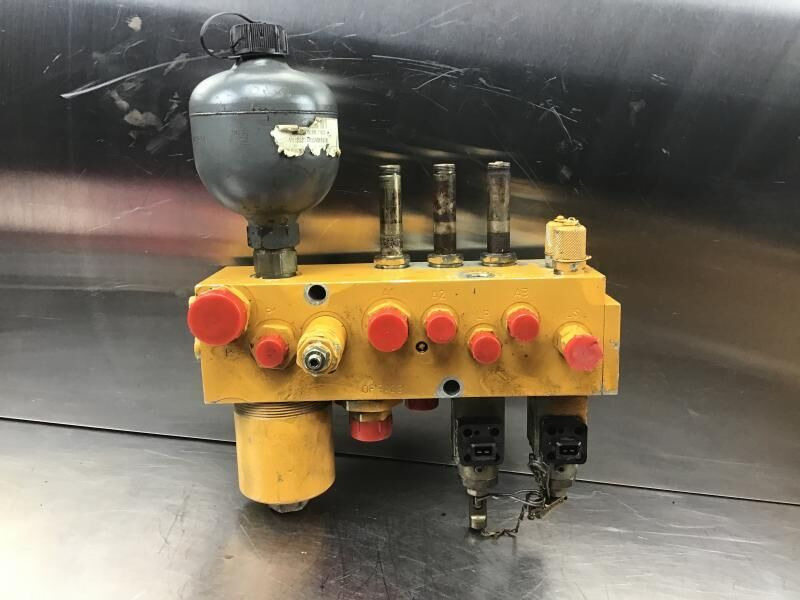 Liebherr A900B Li / A900C Li / A904 Li / R900B Li / R900C Li / R904 - Гидравлика: фото 2 Liebherr A900B Li / A900C Li / A904 Li / R900B Li / R900C Li / R904 - Гидравлика: фото 2