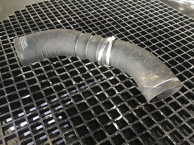 Liebherr A928 / R926 / R930 - Впускная труба: фото 3 Liebherr A928 / R926 / R930 - Впускная труба: фото 3