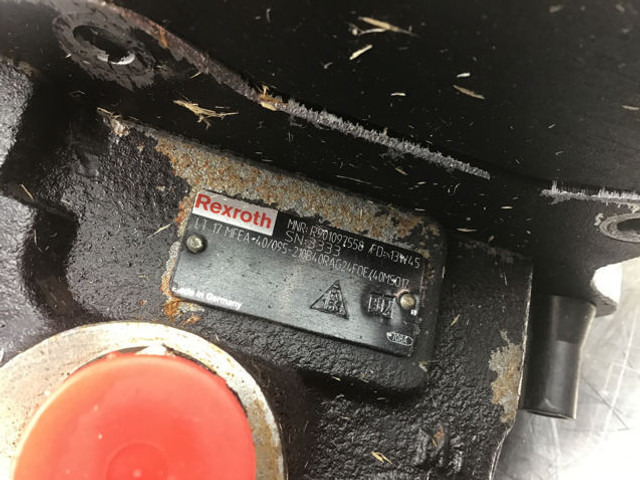 Liebherr Brake Compact Block - Педаль: фото 4 Liebherr Brake Compact Block - Педаль: фото 4