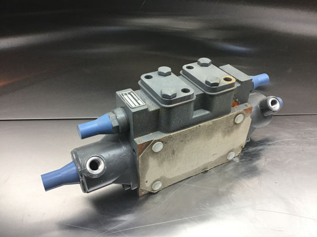 Liebherr Directional Control Valve - Гидравлика: фото 1 Liebherr Directional Control Valve - Гидравлика: фото 1