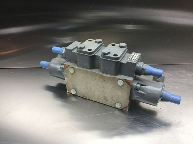 Liebherr Directional Control Valve - Гидравлика: фото 2 Liebherr Directional Control Valve - Гидравлика: фото 2