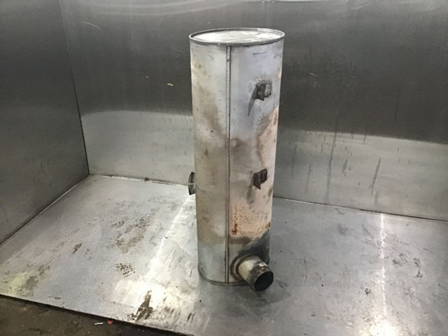 Liebherr Exhaust Silencer - Глушитель: фото 2 Liebherr Exhaust Silencer - Глушитель: фото 2