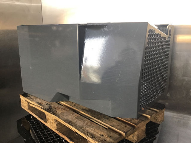 Liebherr Fender Left - Кузов и экстерьер: фото 1 Liebherr Fender Left - Кузов и экстерьер: фото 1