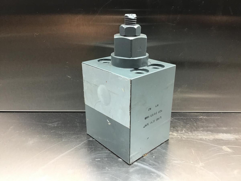 Liebherr Flow Check Valve - Клапан: фото 1 Liebherr Flow Check Valve - Клапан: фото 1