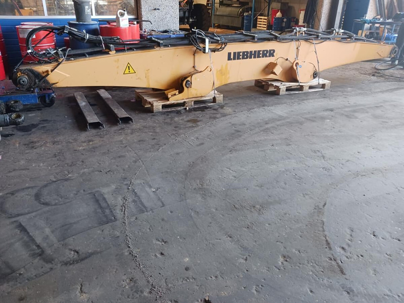 Liebherr Industrial Boom 7,1 M - Кузов и экстерьер: фото 2 Liebherr Industrial Boom 7,1 M - Кузов и экстерьер: фото 2