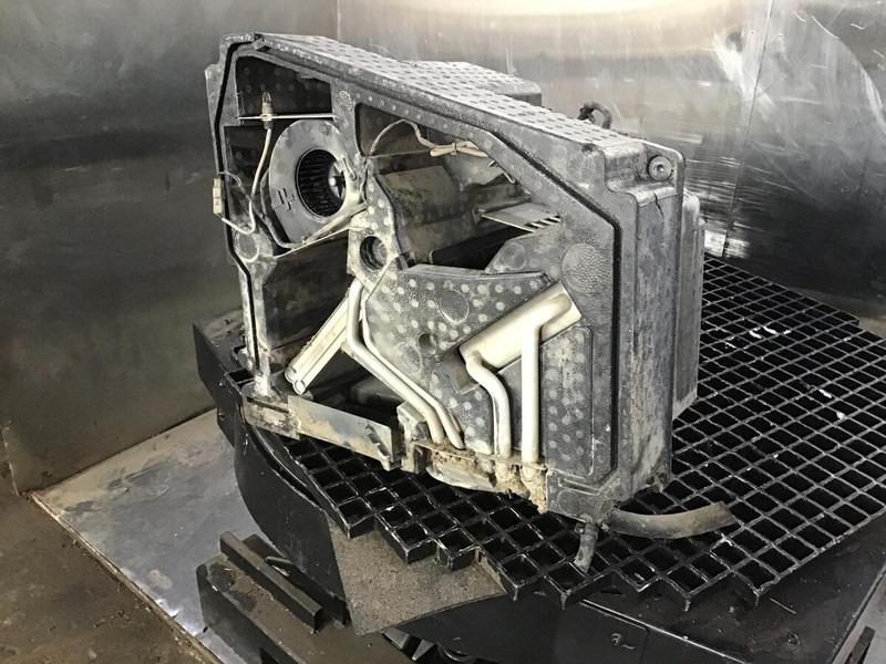 Liebherr - Отопление/ Вентиляция: фото 1 Liebherr - Отопление/ Вентиляция: фото 1