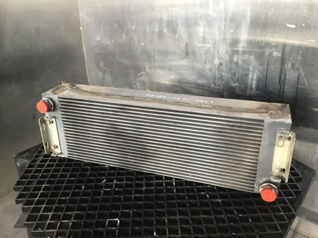 Масляный радиатор Liebherr Oil Cooler: фото 1
