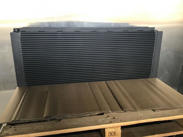 Новый Масляный радиатор Liebherr Oilcooler: фото 8