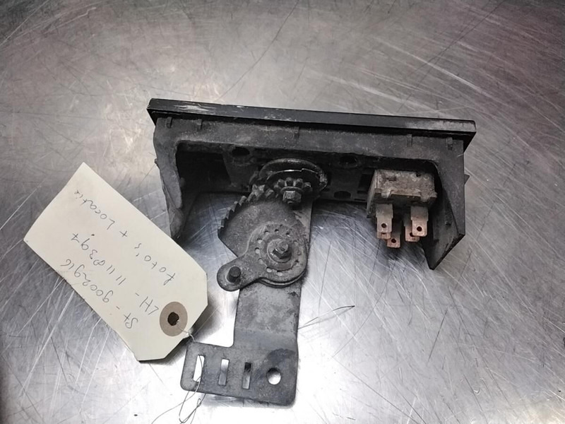 Liebherr Operational device - Приборная панель: фото 3 Liebherr Operational device - Приборная панель: фото 3