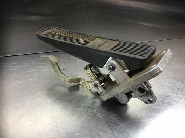 Liebherr Pedal - Педаль: фото 2 Liebherr Pedal - Педаль: фото 2