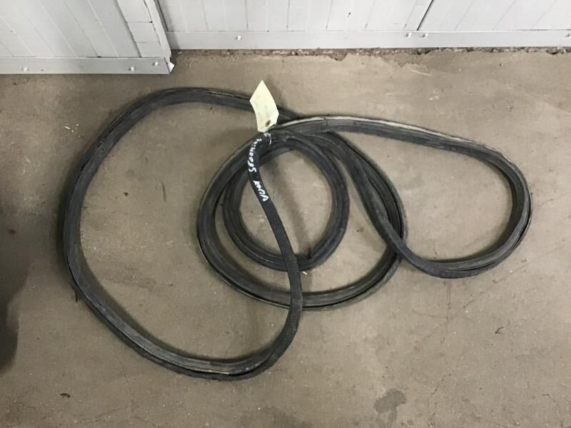 Liebherr R900 Li / R914HDSL / R914B / R912HDSL / R912 Li / R904 / R902 Li / R922 / A904 Li / A904 INDUSTRIAL / A902 Li / A900C Li / A900B - Кабина и интерьер: фото 3 Liebherr R900 Li / R914HDSL / R914B / R912HDSL / R912 Li / R904 / R902 Li / R922 / A904 Li / A904 INDUSTRIAL / A902 Li / A900C Li / A900B - Кабина и интерьер: фото 3