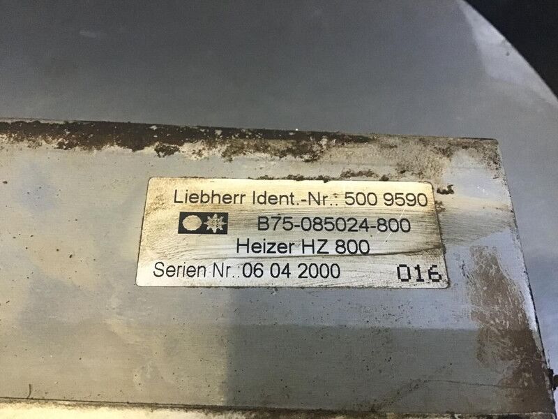 Liebherr R900B Li - Радиатор: фото 4 Liebherr R900B Li - Радиатор: фото 4