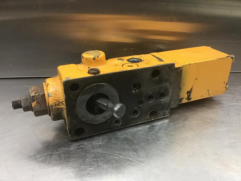 Liebherr R902 Li / R912 LC - Клапан: фото 2 Liebherr R902 Li / R912 LC - Клапан: фото 2