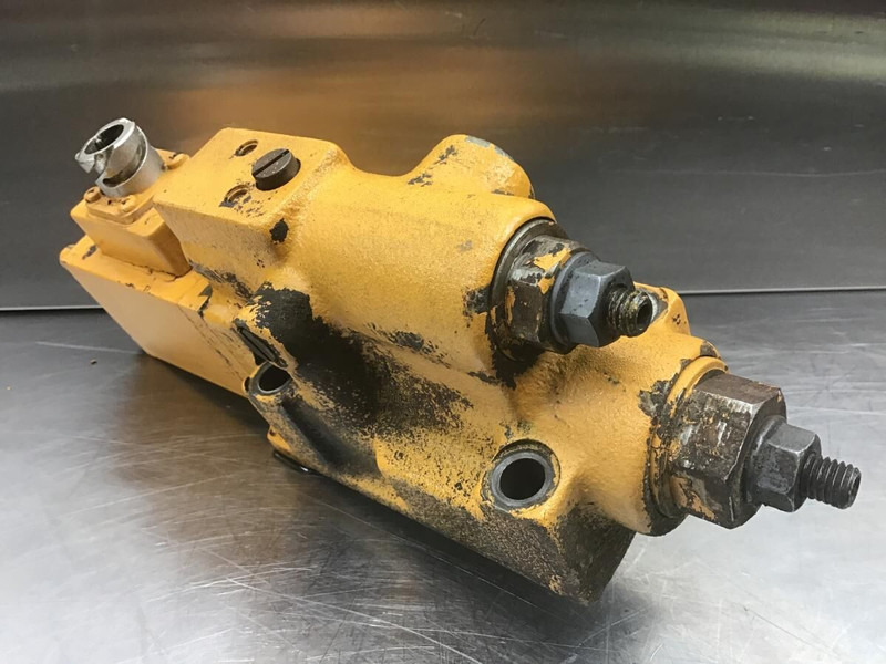 Liebherr R902 Li / R912 LC - Клапан: фото 1 Liebherr R902 Li / R912 LC - Клапан: фото 1