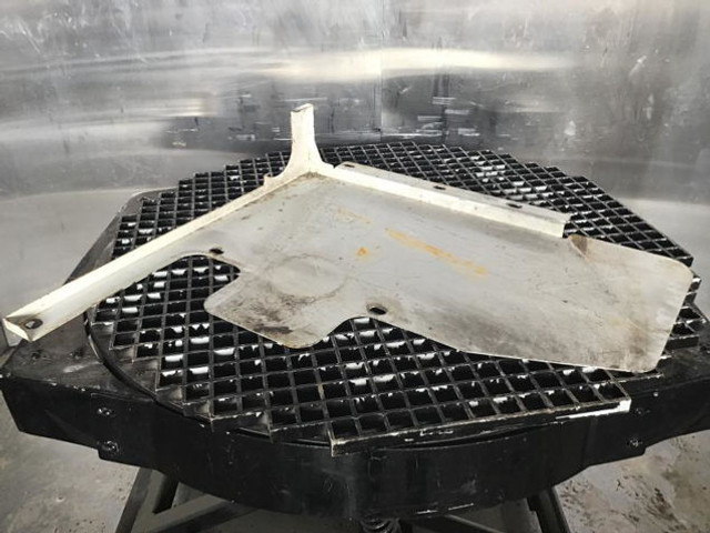 Капот Liebherr R924 COMPACT: фото 10