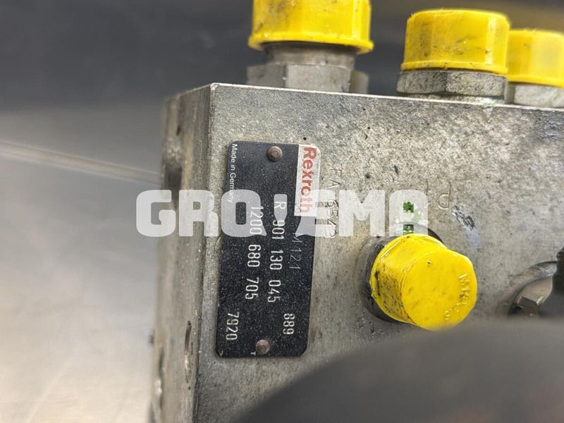 Liebherr R926 COMP / R926 K-LC / R926 LC / R926 CL / R926 NLC / R926 SLC / R926 WLC / R906 WLC - Гидравлика: фото 3 Liebherr R926 COMP / R926 K-LC / R926 LC / R926 CL / R926 NLC / R926 SLC / R926 WLC / R906 WLC - Гидравлика: фото 3