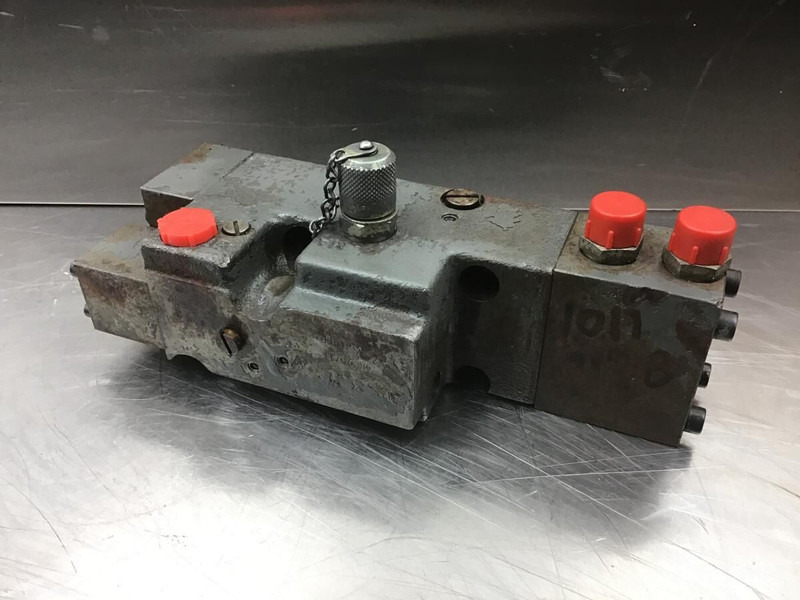 Liebherr Regulatting Valve - Клапан: фото 3 Liebherr Regulatting Valve - Клапан: фото 3