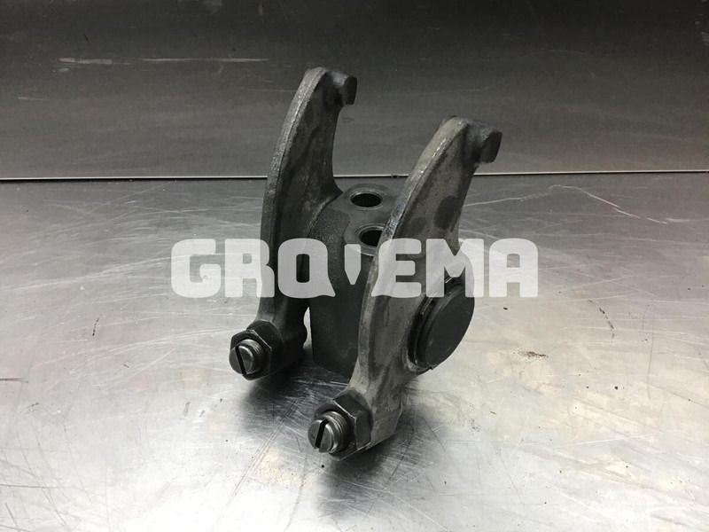 Liebherr Rocker arm Bracket - Двигатель и запчасти: фото 1 Liebherr Rocker arm Bracket - Двигатель и запчасти: фото 1