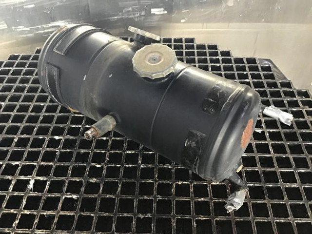 Liebherr Tank - Расширительный бачок: фото 4 Liebherr Tank - Расширительный бачок: фото 4