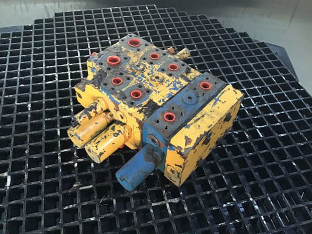 Liebherr Valveblock - Гидравлика: фото 1 Liebherr Valveblock - Гидравлика: фото 1