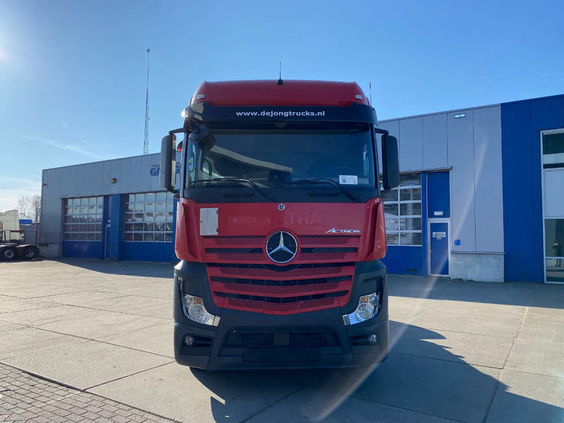 Mercedes-Benz Actros 1945 / StreamSpace / Hydraulic / Automatic - Тягач: фото 2 Mercedes-Benz Actros 1945 / StreamSpace / Hydraulic / Automatic - Тягач: фото 2