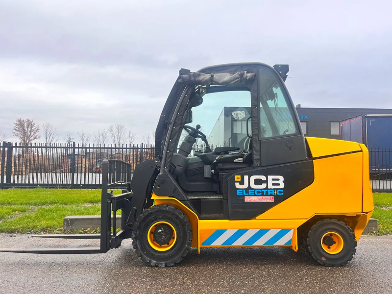 JCB TLT30-19E - Телескопический фронтальный погрузчик: фото 1 JCB TLT30-19E - Телескопический фронтальный погрузчик: фото 1