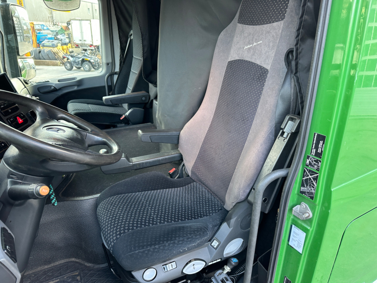 Самосвал, Автоманипулятор MERCEDES 2551 V8 6x2 Fassi 185-5 Bj.2020: фото 11