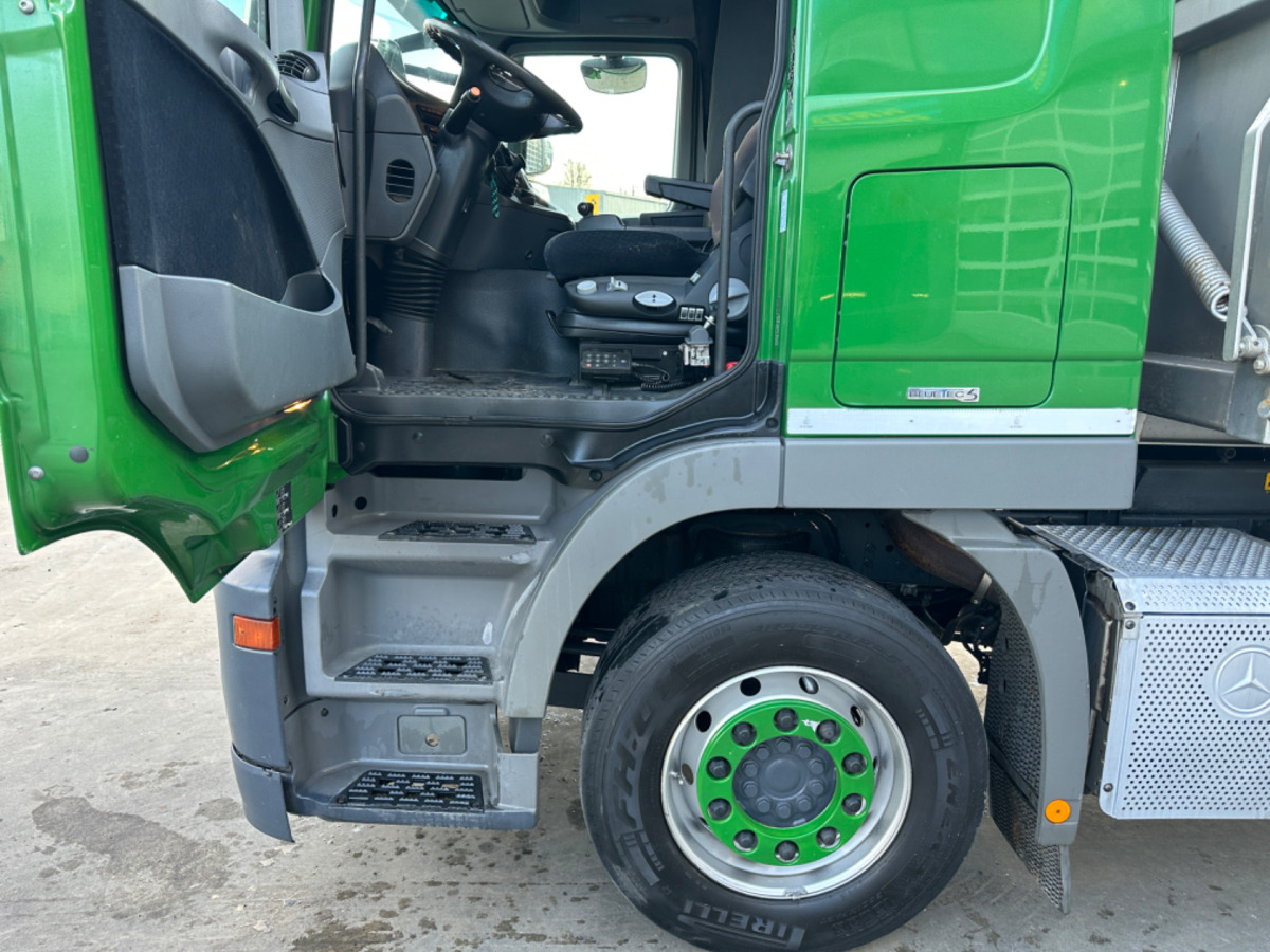 Самосвал, Автоманипулятор MERCEDES 2551 V8 6x2 Fassi 185-5 Bj.2020: фото 12