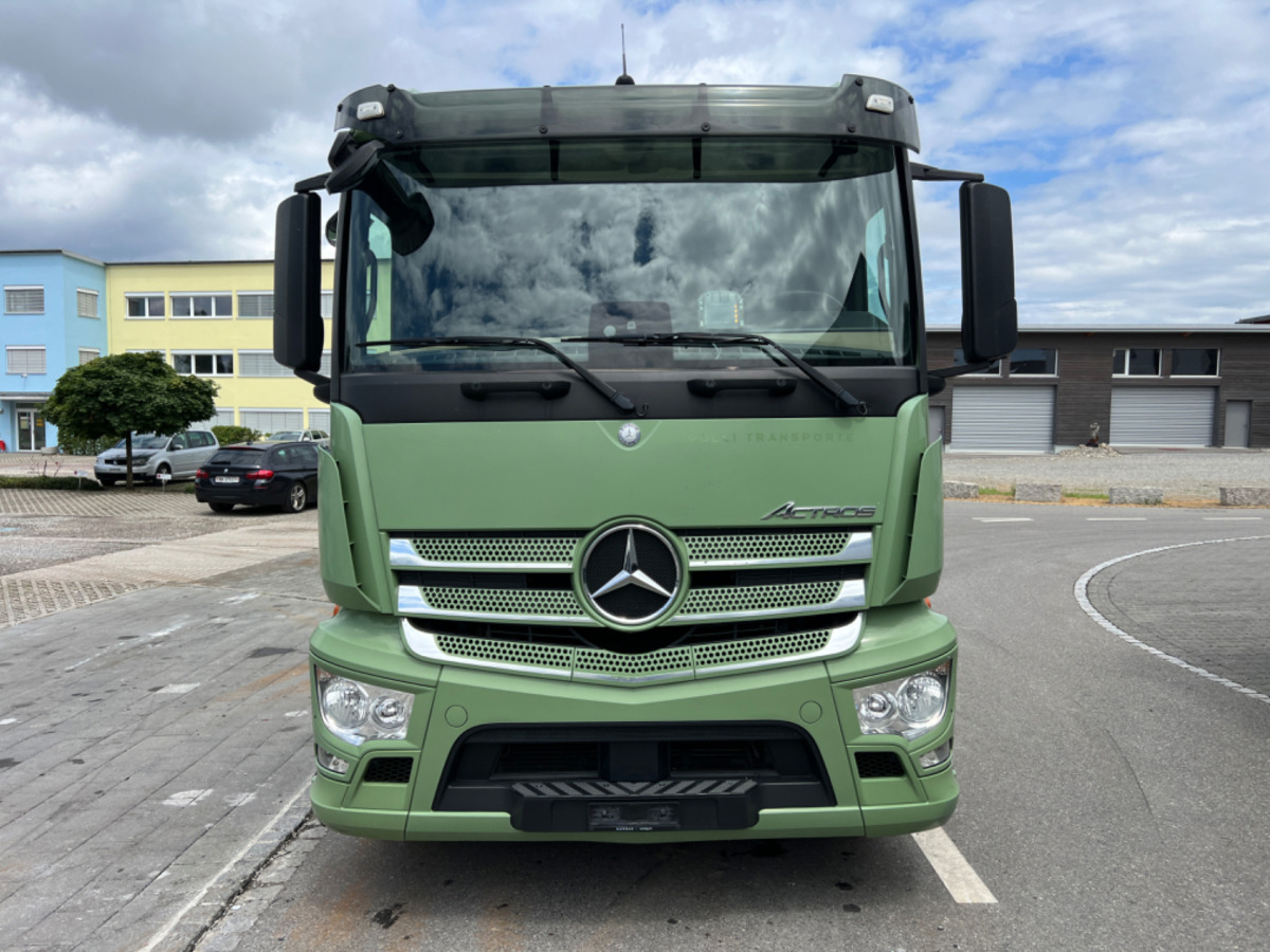 MERCEDES Actros 2543 6x2 - Грузовик-шасси: фото 2 MERCEDES Actros 2543 6x2 - Грузовик-шасси: фото 2