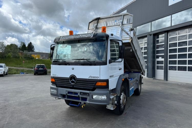 Mercedes-Benz Atego 1523 4x4 3S Kipper - Самосвал: фото 1 Mercedes-Benz Atego 1523 4x4 3S Kipper - Самосвал: фото 1