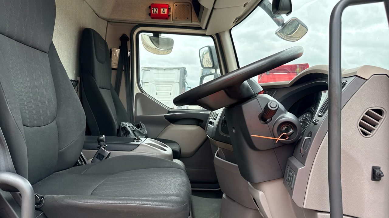 DAF LF 180 - Тентованный грузовик: фото 5 DAF LF 180 - Тентованный грузовик: фото 5