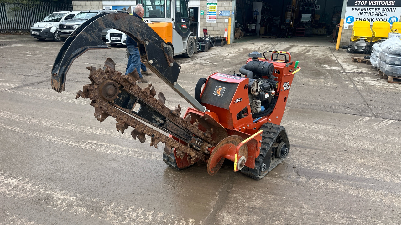 DITCH WITCH C24X - Другая техника: фото 3 DITCH WITCH C24X - Другая техника: фото 3