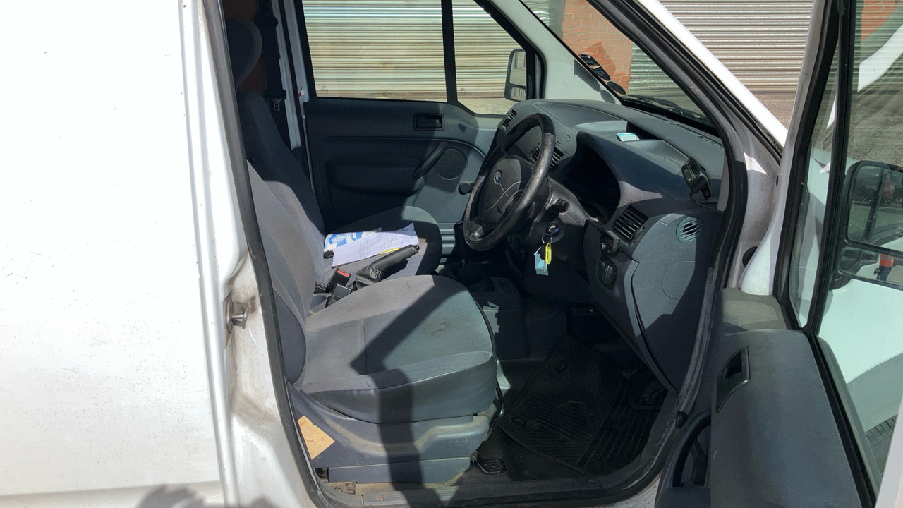 FORD TRANSIT CONNECT T200 1.8 TDCI 75PS - Легковой фургон: фото 5 FORD TRANSIT CONNECT T200 1.8 TDCI 75PS - Легковой фургон: фото 5