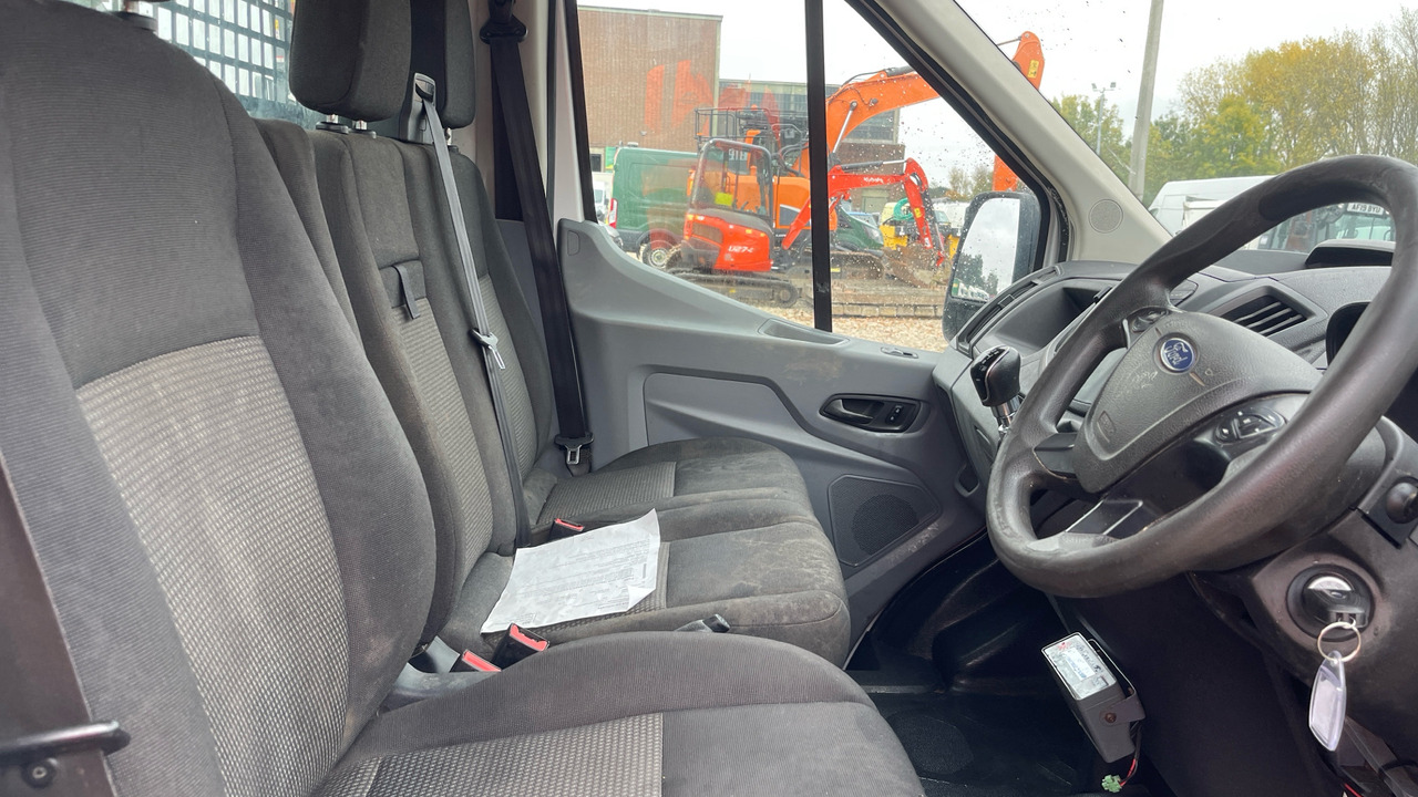 Ford Transit 350 2.0 TDCI 130PS - Малотоннажный бортовой грузовик: фото 5 Ford Transit 350 2.0 TDCI 130PS - Малотоннажный бортовой грузовик: фото 5