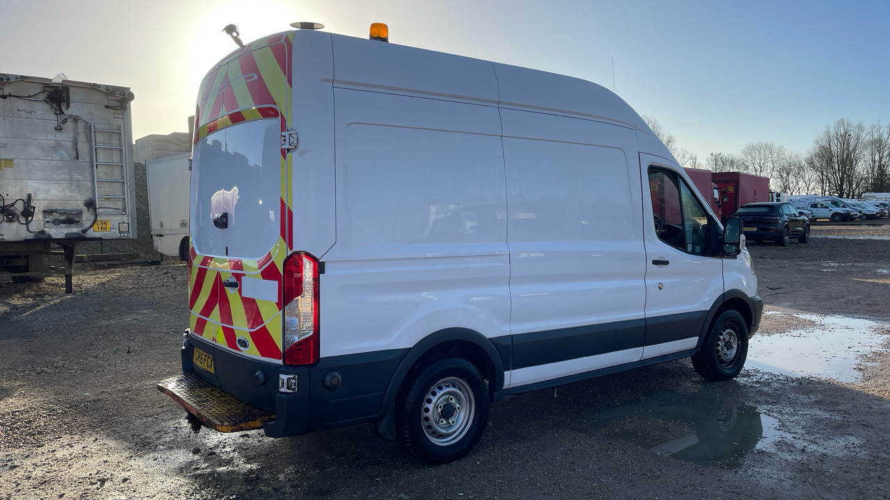 Ford Transit 350 2.2 TDCI 155PS - Цельнометаллический фургон: фото 4 Ford Transit 350 2.2 TDCI 155PS - Цельнометаллический фургон: фото 4