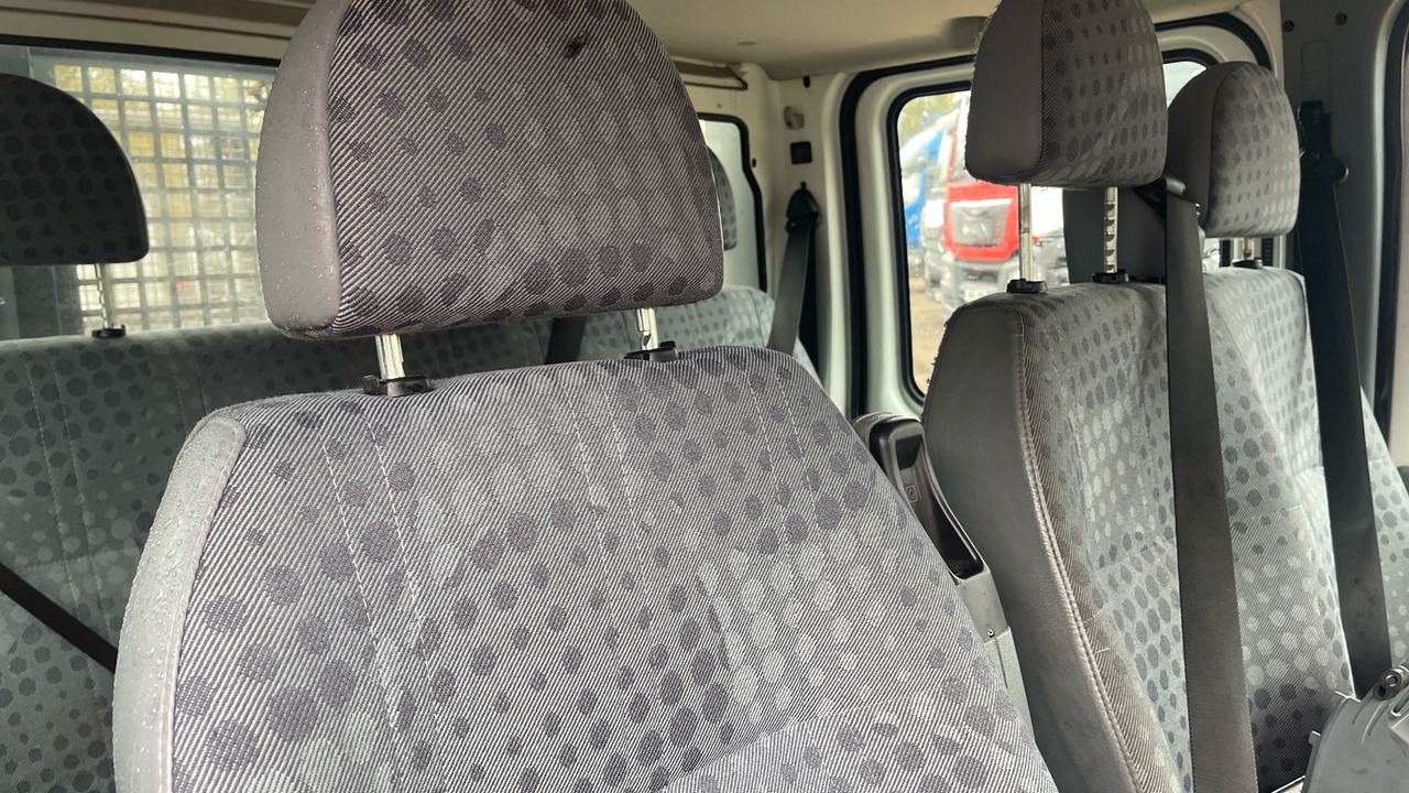 Малотоннажный самосвал Ford Transit T350 2.2 TDCi 125PS: фото 8 Малотоннажный самосвал Ford Transit T350 2.2 TDCi 125PS: фото 8