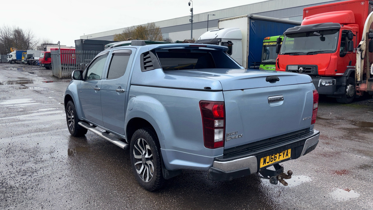 ISUZU D-MAX 2.5TD Centurion - Пикап: фото 3 ISUZU D-MAX 2.5TD Centurion - Пикап: фото 3