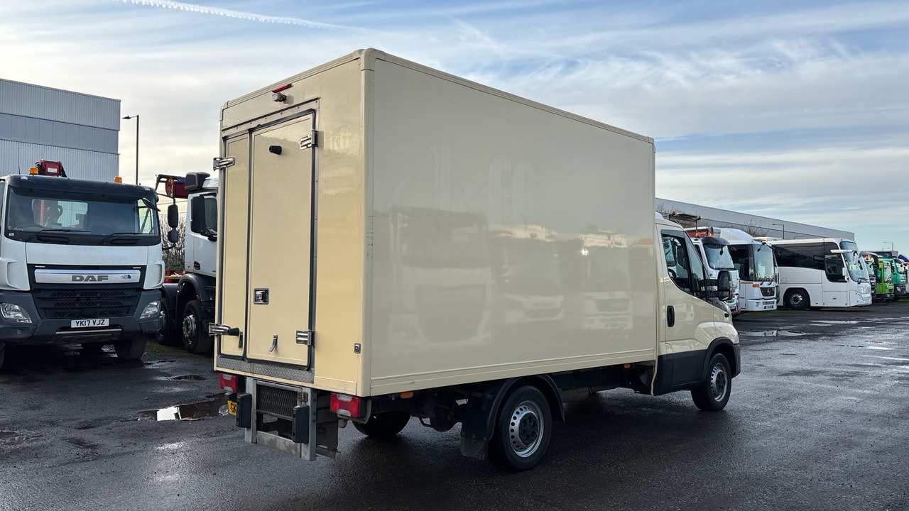 IVECO DAILY 35-120 2.3 4100 WB Hi-Matic - Малотоннажный рефрижератор: фото 4 IVECO DAILY 35-120 2.3 4100 WB Hi-Matic - Малотоннажный рефрижератор: фото 4