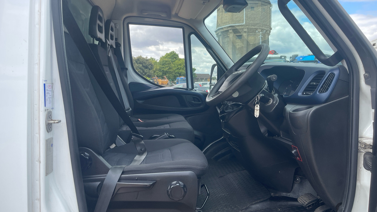 IVECO DAILY 72-180 - Грузовик с закрытым кузовом: фото 5 IVECO DAILY 72-180 - Грузовик с закрытым кузовом: фото 5
