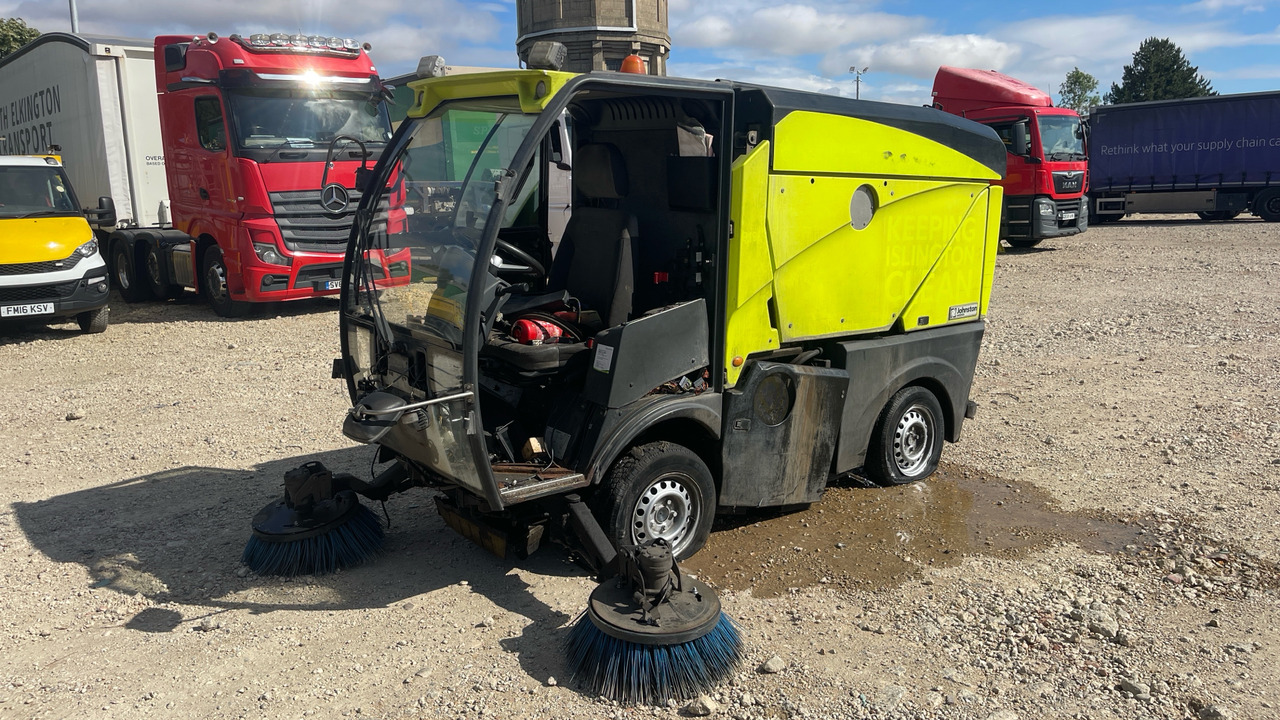 JOHNSTON - Подметально-уборочная машина: фото 1 JOHNSTON - Подметально-уборочная машина: фото 1