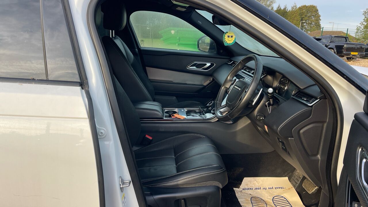 Land Rover Range Rover VELAR 2.0 D180 - Универсал: фото 5 Land Rover Range Rover VELAR 2.0 D180 - Универсал: фото 5