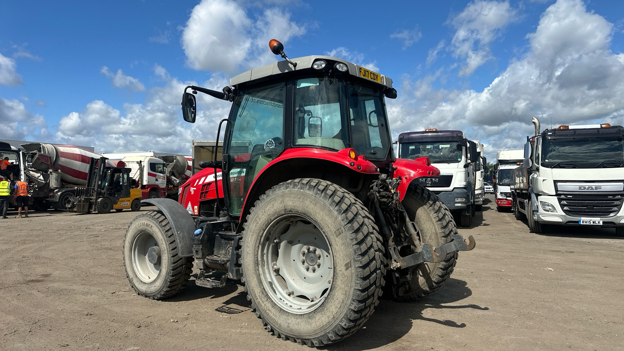 MASSEY FERGUSON 5712 DYNA 4 - Трактор: фото 3 MASSEY FERGUSON 5712 DYNA 4 - Трактор: фото 3